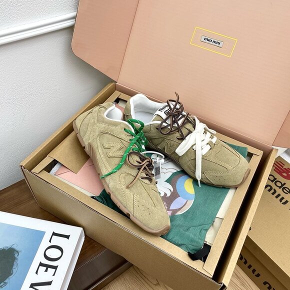 ๐๐New Balance x Miu Miu 530 SL Sneakers in Light Brown - Picture 3 of 9